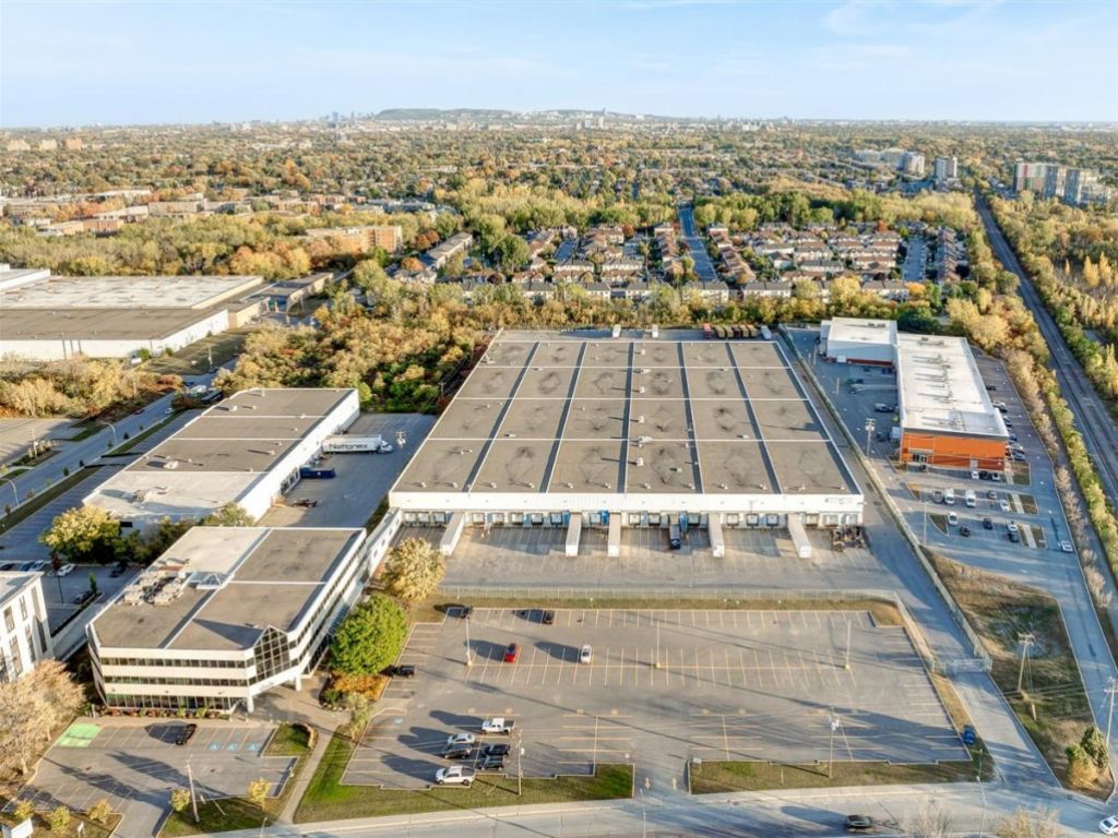 Office space for lease - 666 Boul. St-Martin O., local 100