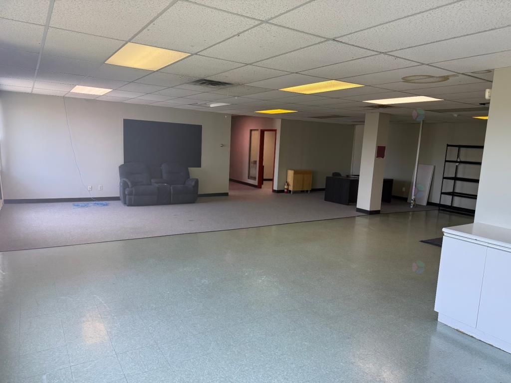 Large office space on 2nd floor 2,900 sqft Montreal Mercier