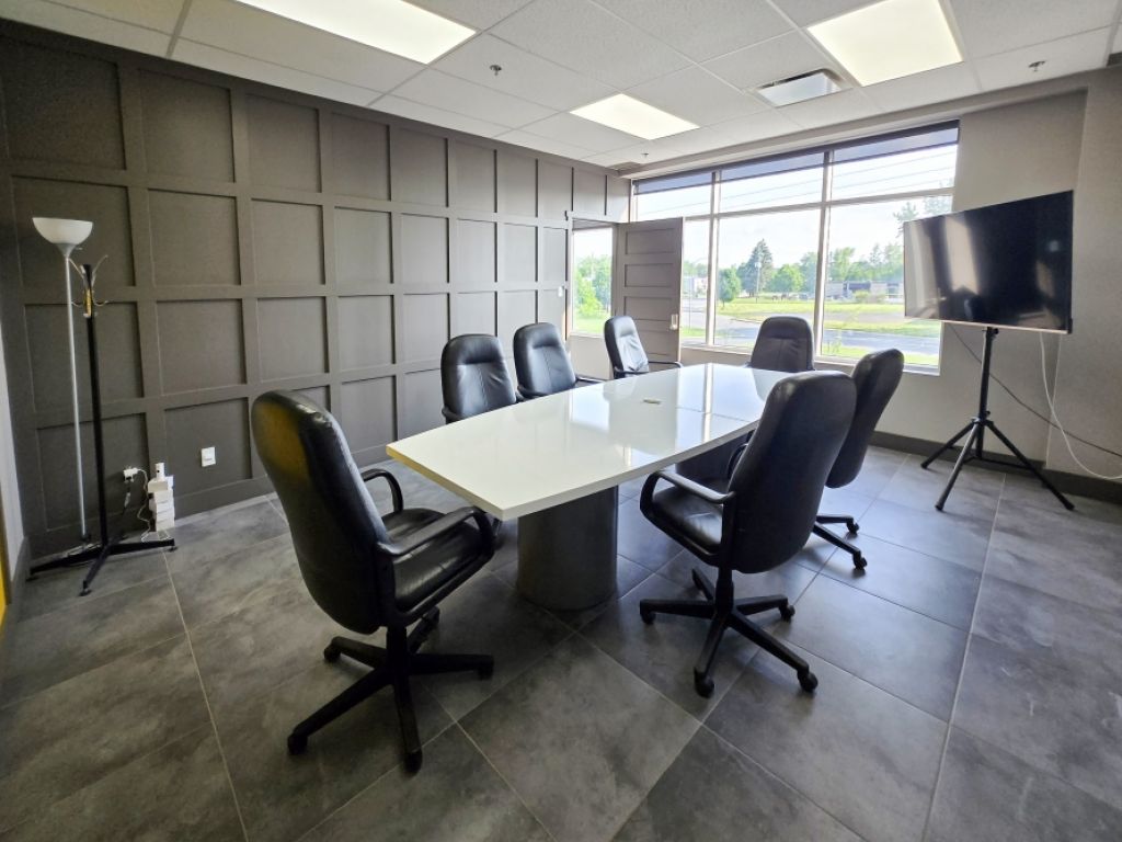 Office and Commercial Space � 1,000 to 16,000 sq. ft. in Chambly