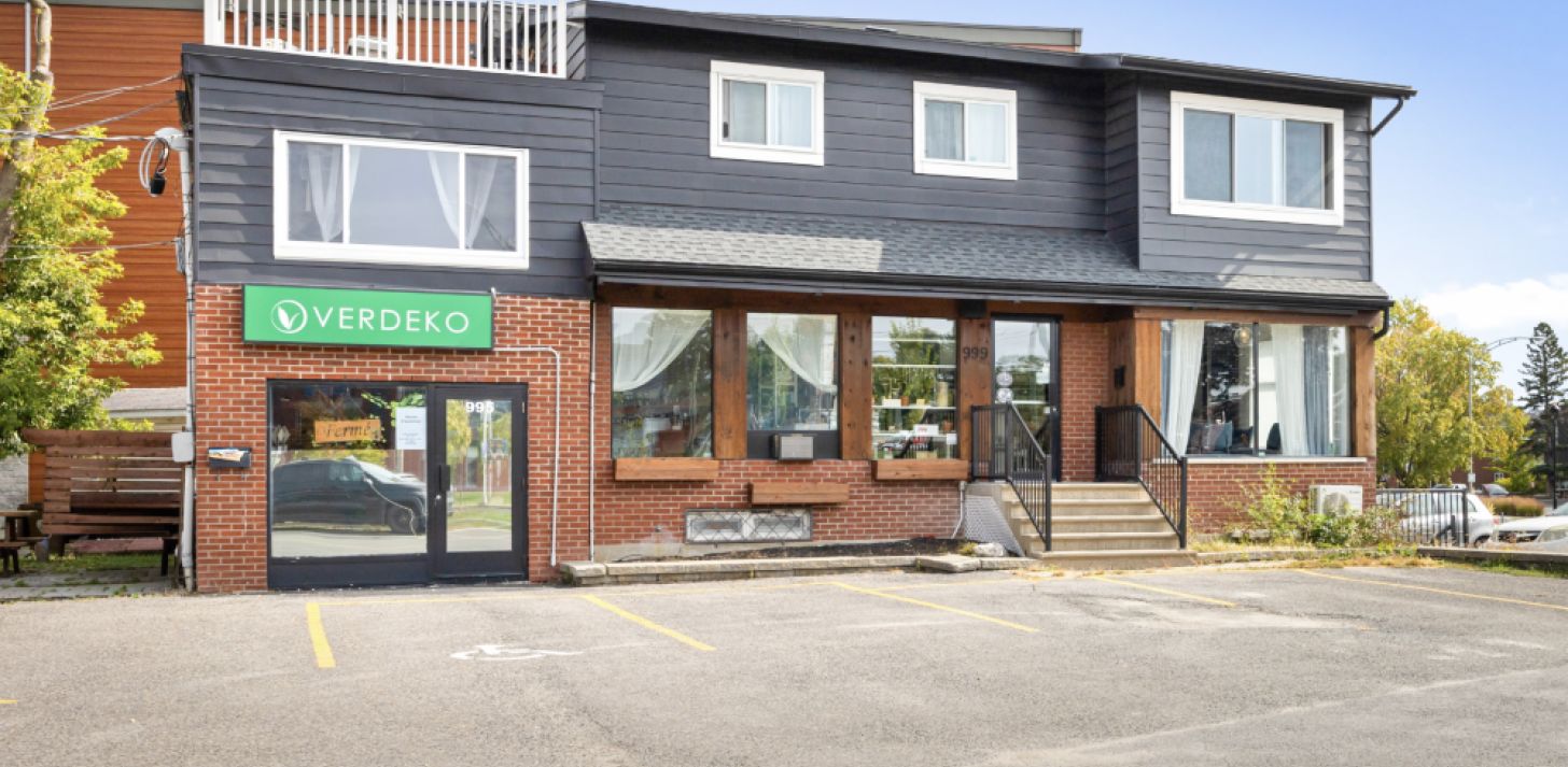 Local commercial à louer - À louer