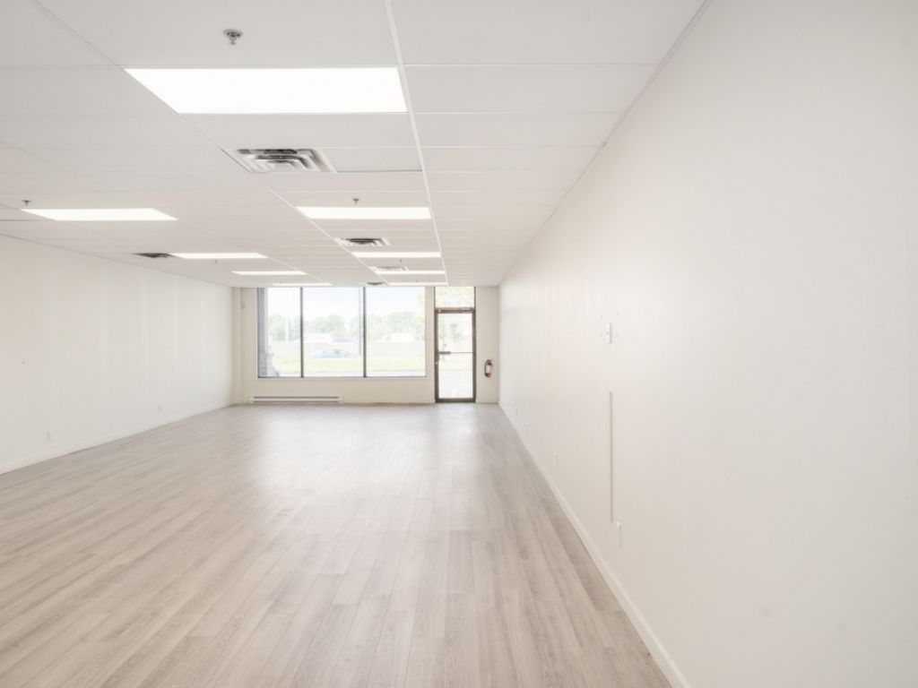 SPACE FOR RENT | 1025 SF | Marie-Victorin, Longueuil
