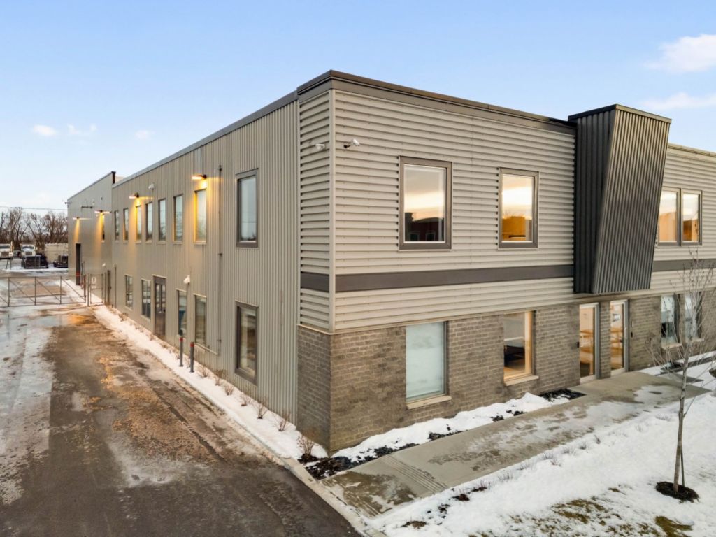 Bureau et espace industriel 3453 � 14183 pc Sainte-Catherine