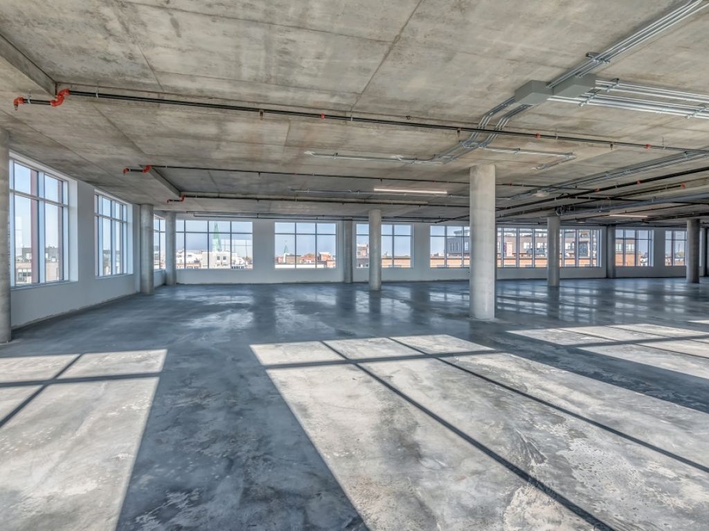 Espace de bureau neuf  louer au Mile-Ex 