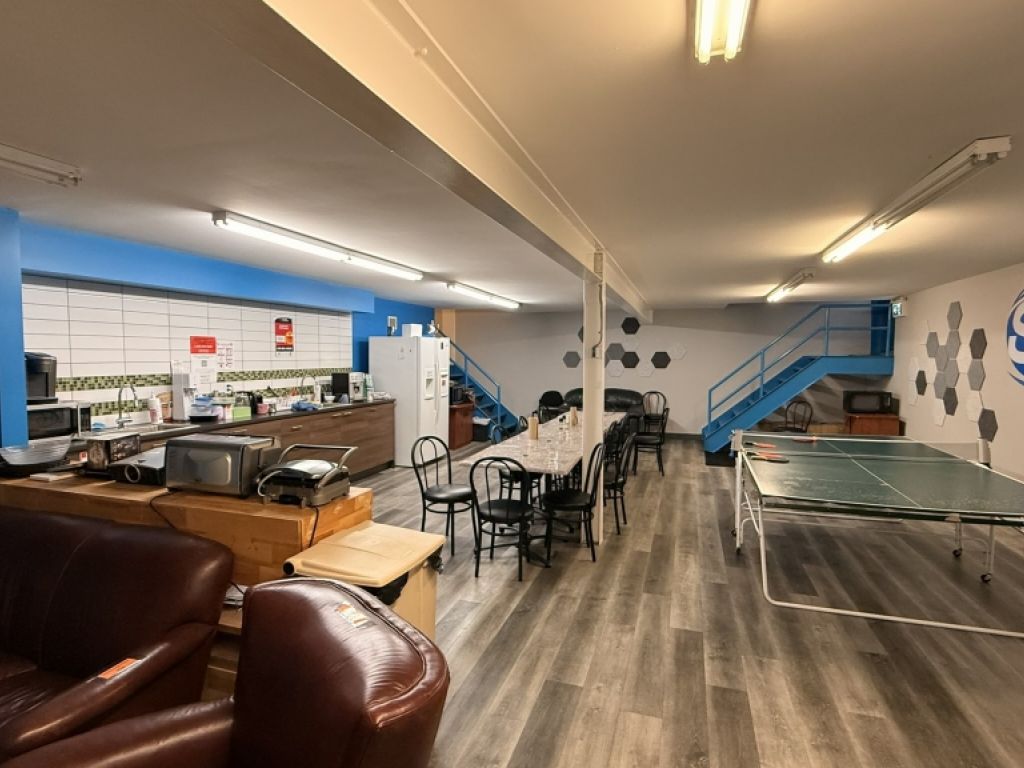 Sous-location �  Local industriel avec bureaux � L�vis