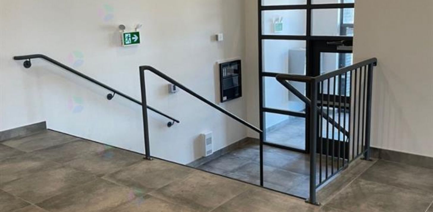 Commercial space for rent - Saint-Charles-Borrom&eacute;e - For Rent