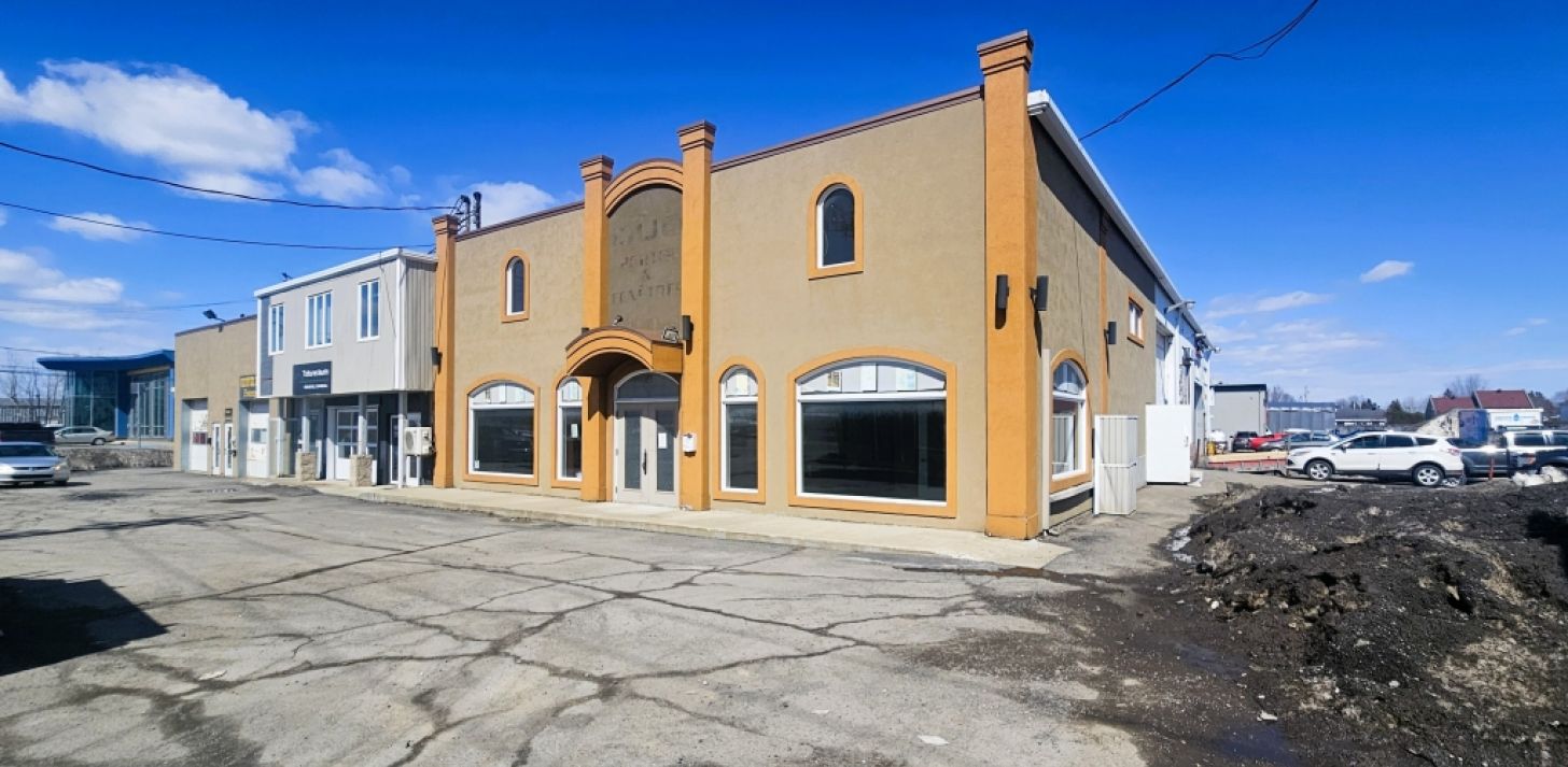 LOCAL COMMERCIAL RTE DE L'AÉROPORT - For Rent