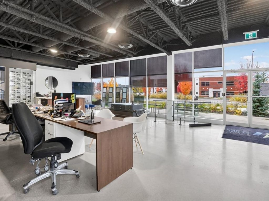 Industrial building for sale � $350/sq.ft.