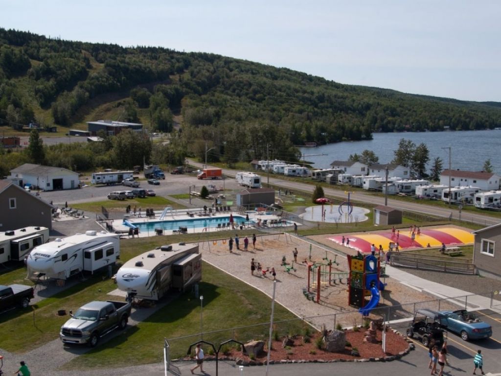 Camping 5 �toiles � vendre au coeur du Bas St-Laurent