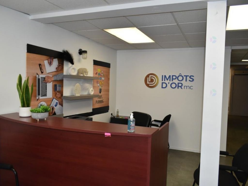 Versatile 950 sq. ft. unit with the option for additional space