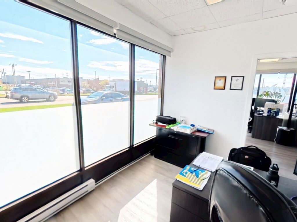 Local commercial � louer � Lebourgneuf � Carrefour Capitale, 4715 avenue des Replats, local 190