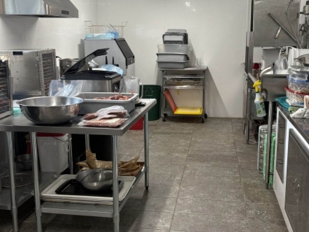 Processing kitchen 