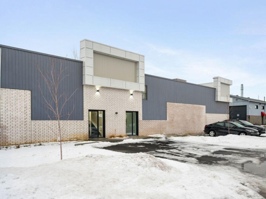 Industrial Building (Office and Warehouse) for Lease � St-Hubert
