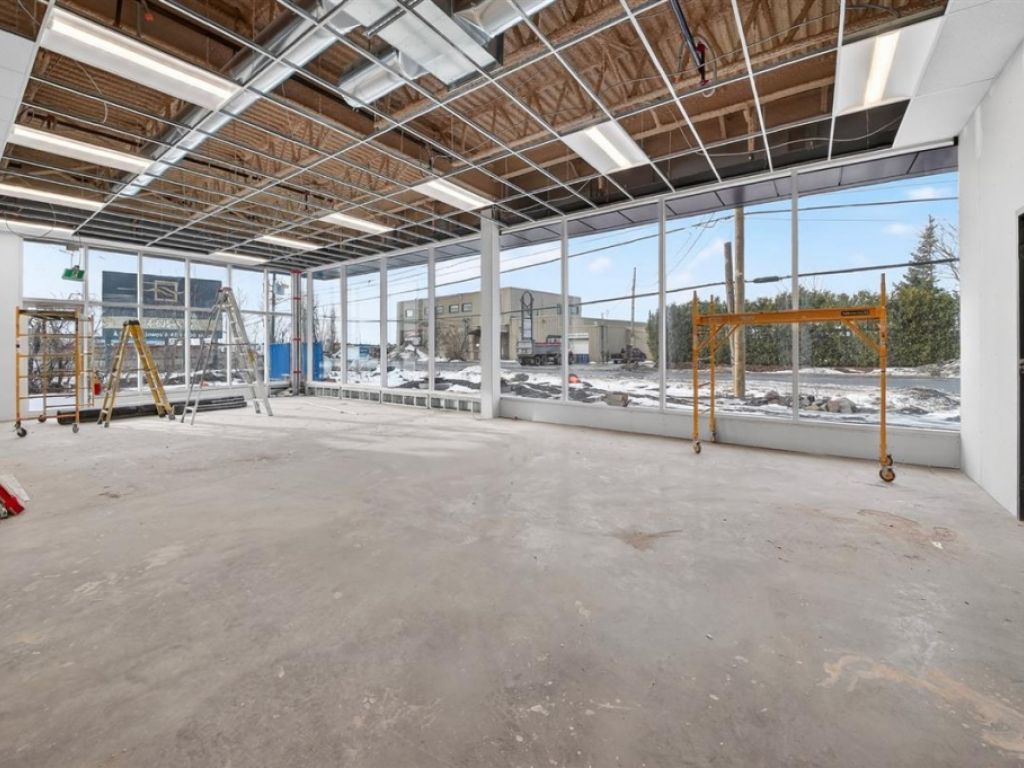 Industrial building for sale