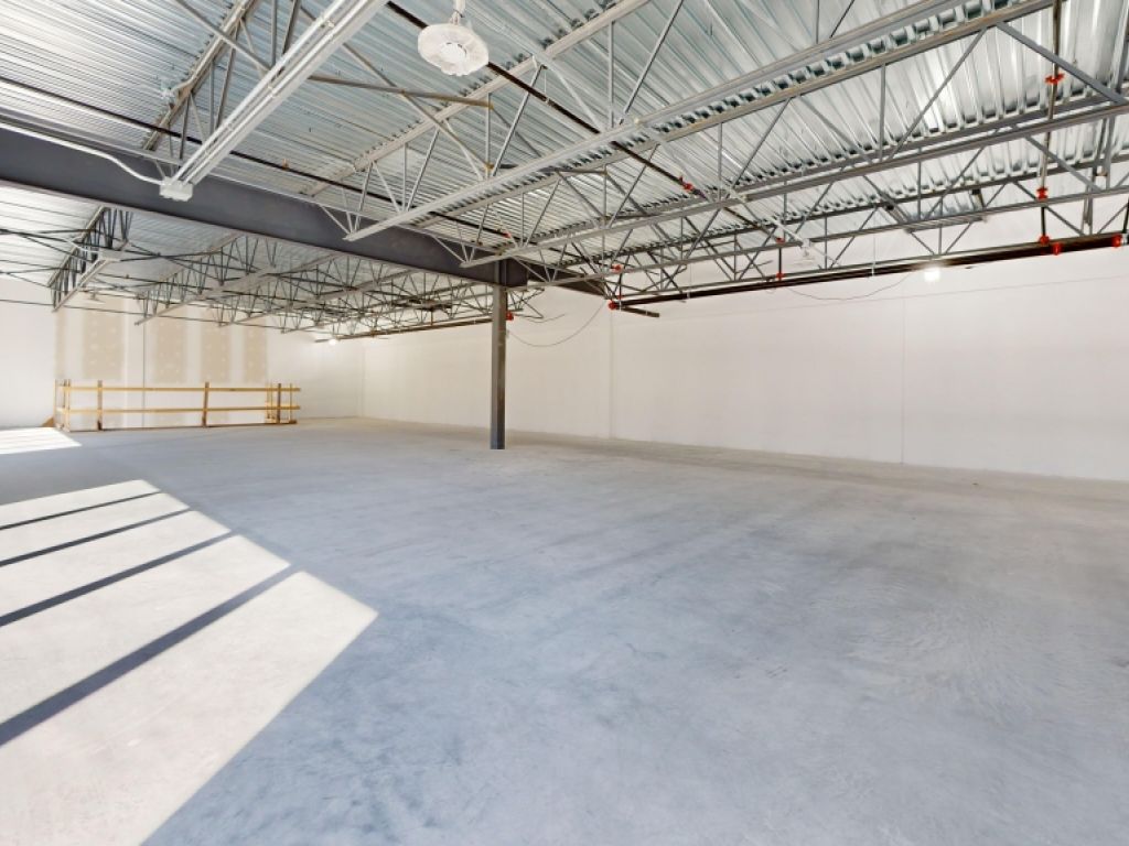 Commercial space for rent in Saint-Jrme - starting at 5,000 sq. ft.