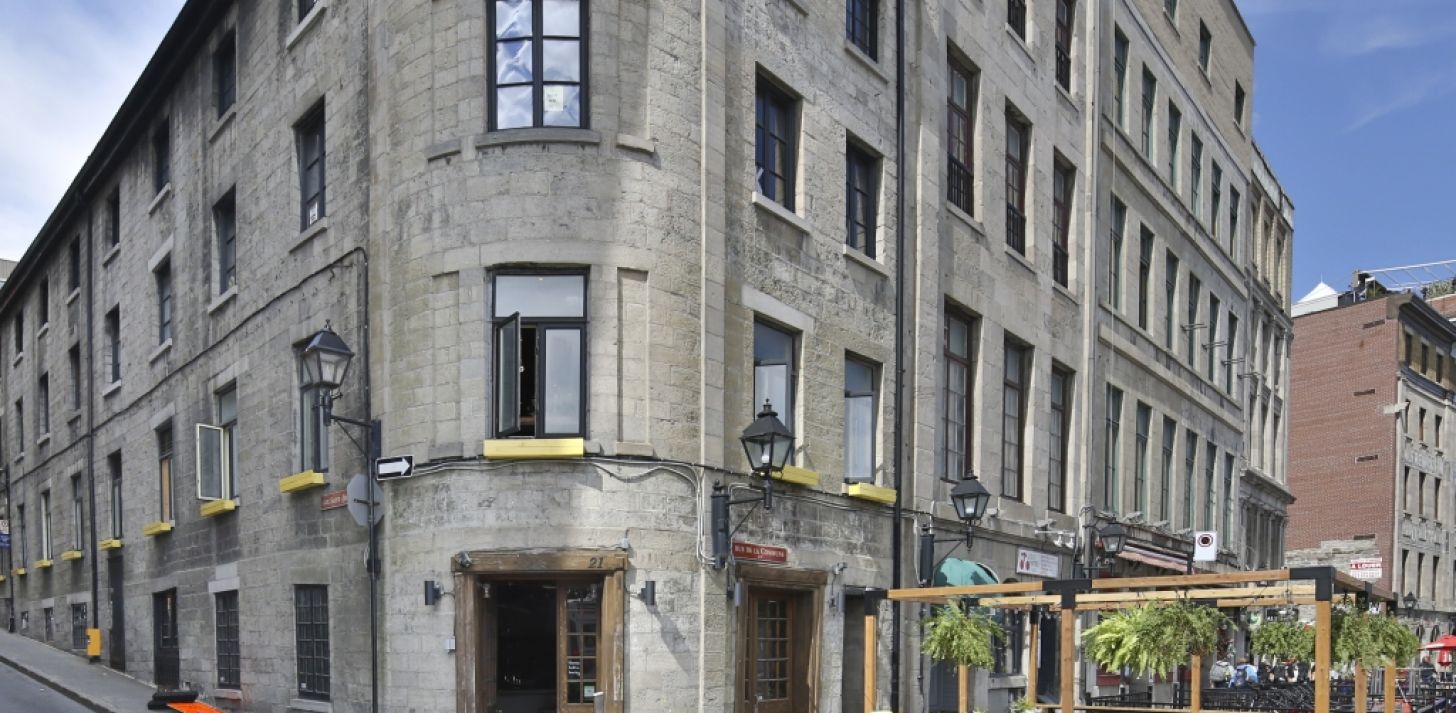 Espace commercial dans le vieux-Montréal - À louer