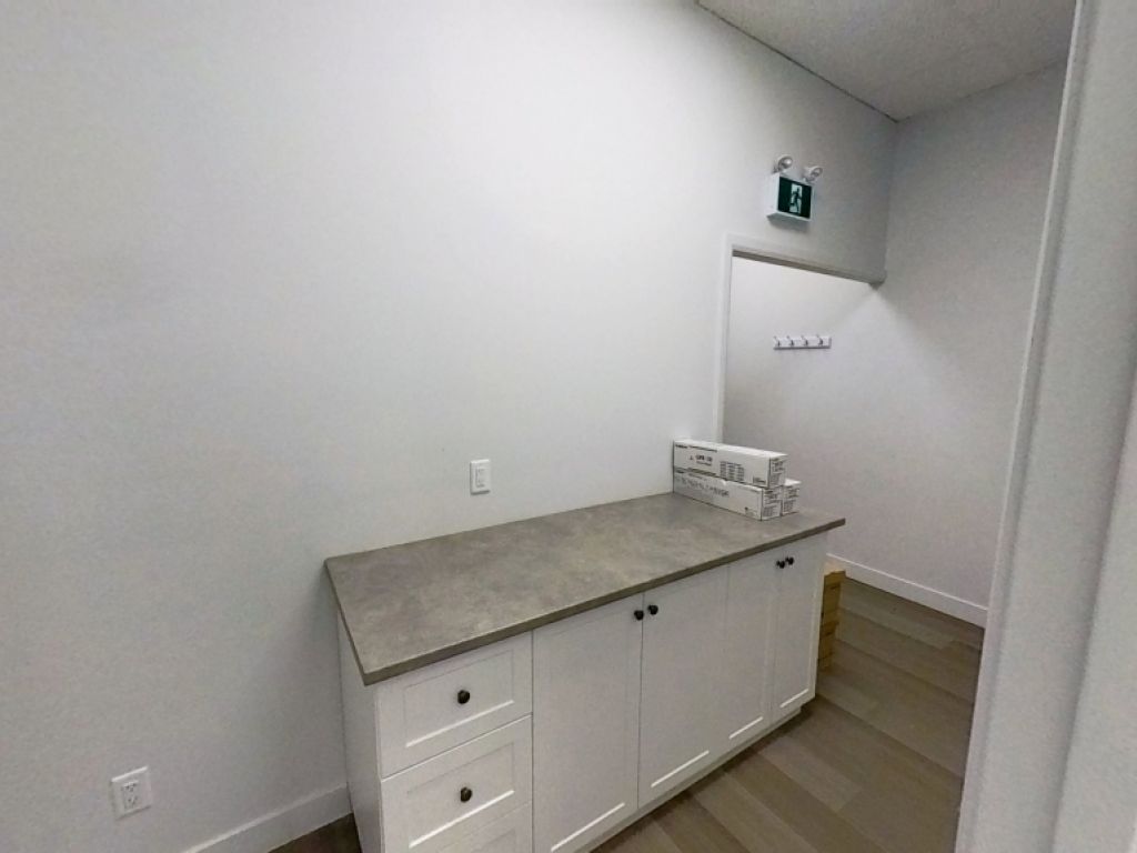 LOCAL COMMERCIAL OU DE BUREAU - HALTE CHARLESBOURG