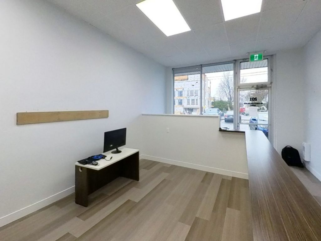 LOCAL COMMERCIAL OU DE BUREAU - HALTE CHARLESBOURG