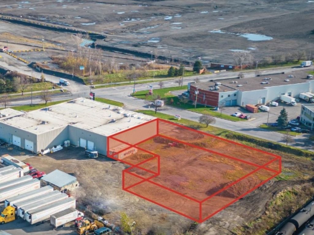 Industrial space to be built 10,000 to 40,000 sqft - La Prairie
