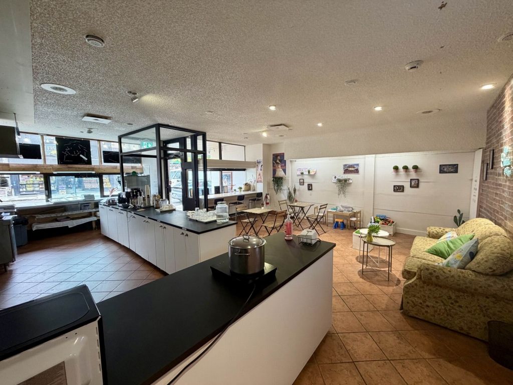 Emplacement parfait | 1 670 pc | Av. Mont-Royal, Plateau