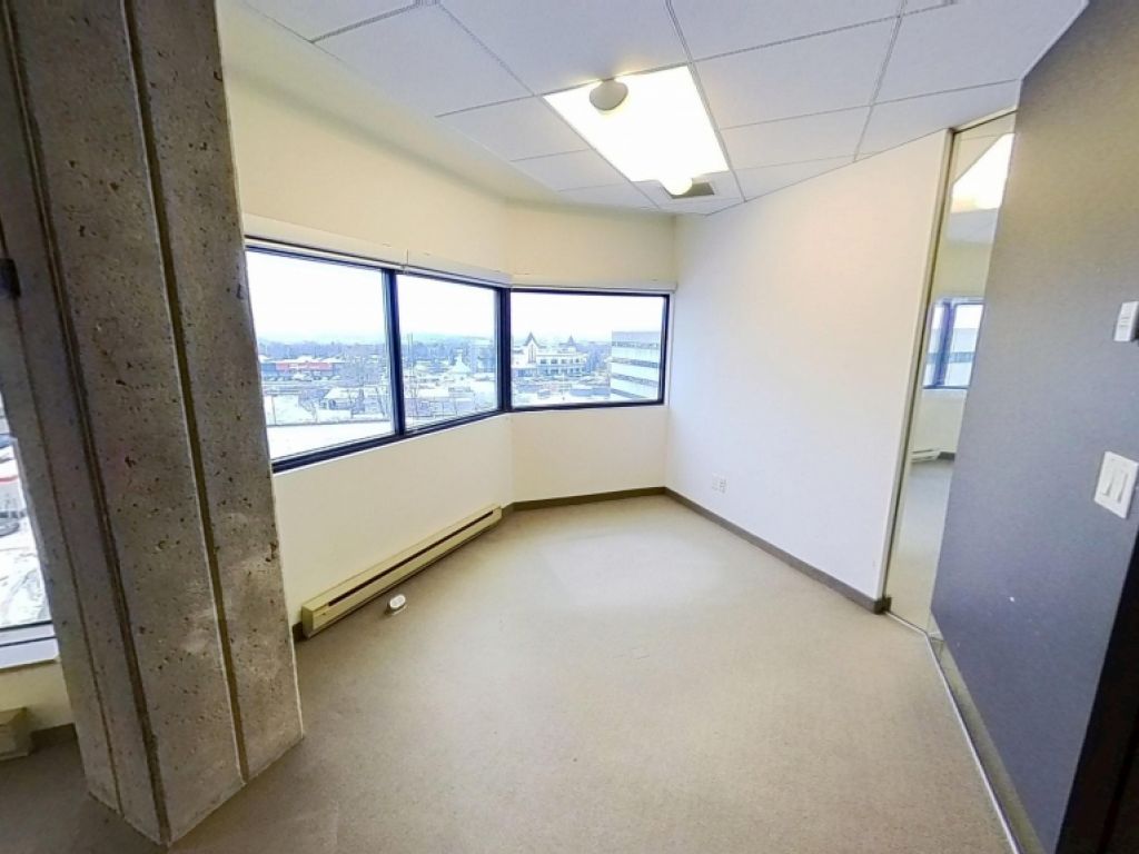 Espace de bureaux moderne  Place Iberville II