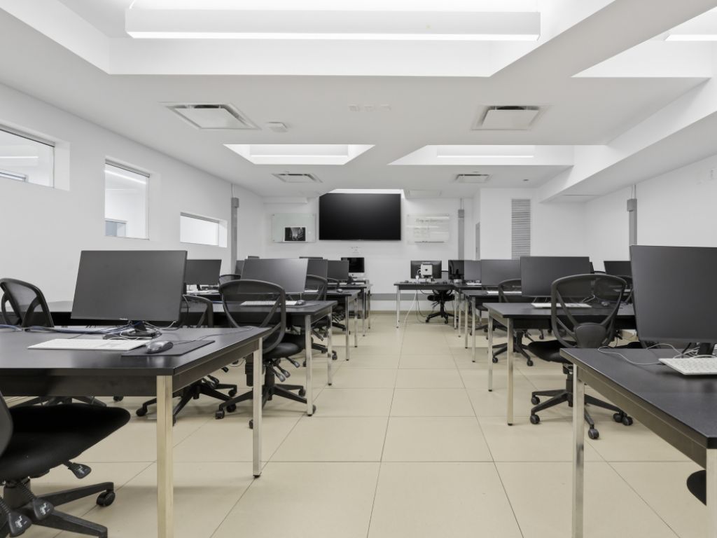 EX-CENTRIS FOR SALE / FOR RENT