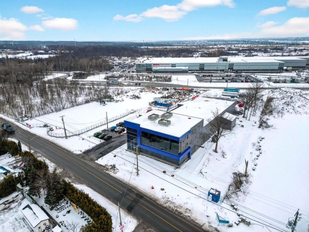Industrial building for sale