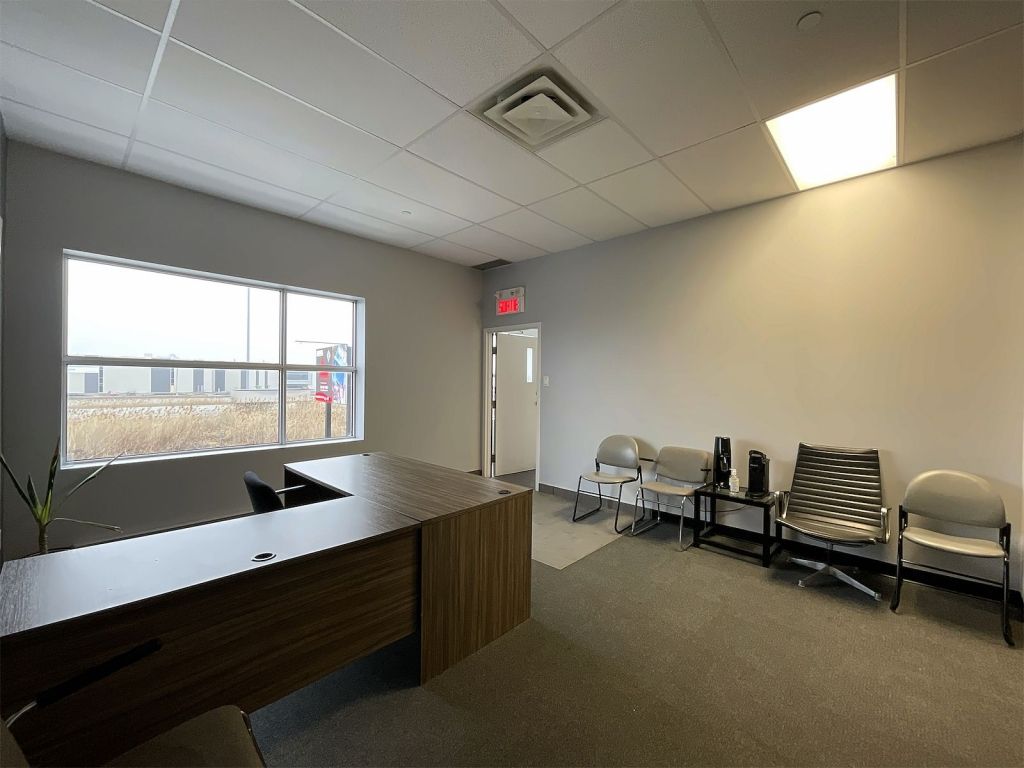 BUREAU � LOUER 2000 pi2 - LAVAL 
