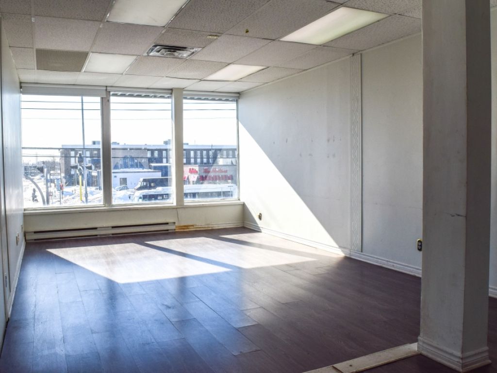 Office space for rent facing Mail Champlain