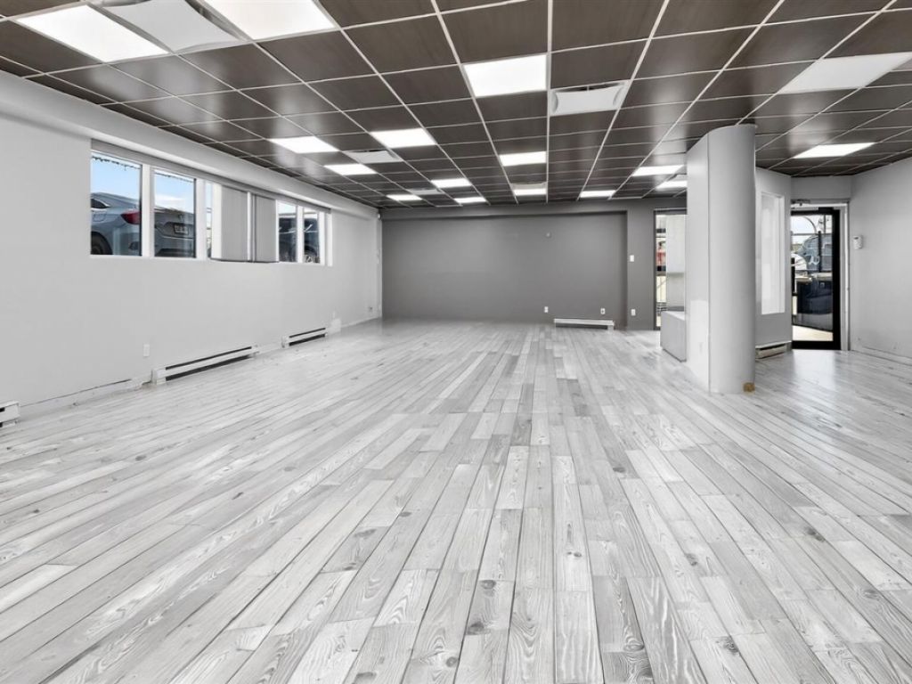 Office for lease Laval