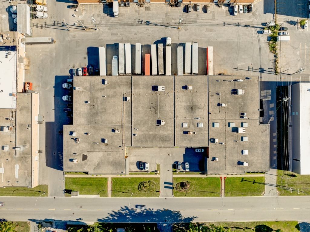 Entrep�t industriel climatis� � louer-Dorval-autoroutes 40/13