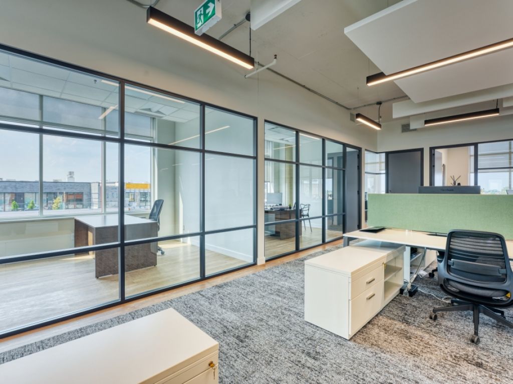 MILWORK-Espaces de bureau de haute qualit  louer au cur du Mile-Ex