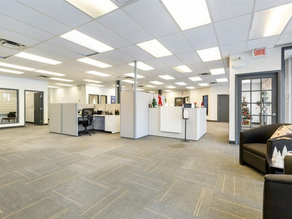Office space for lease - 31 Boul. de la Seigneurie E., local 103