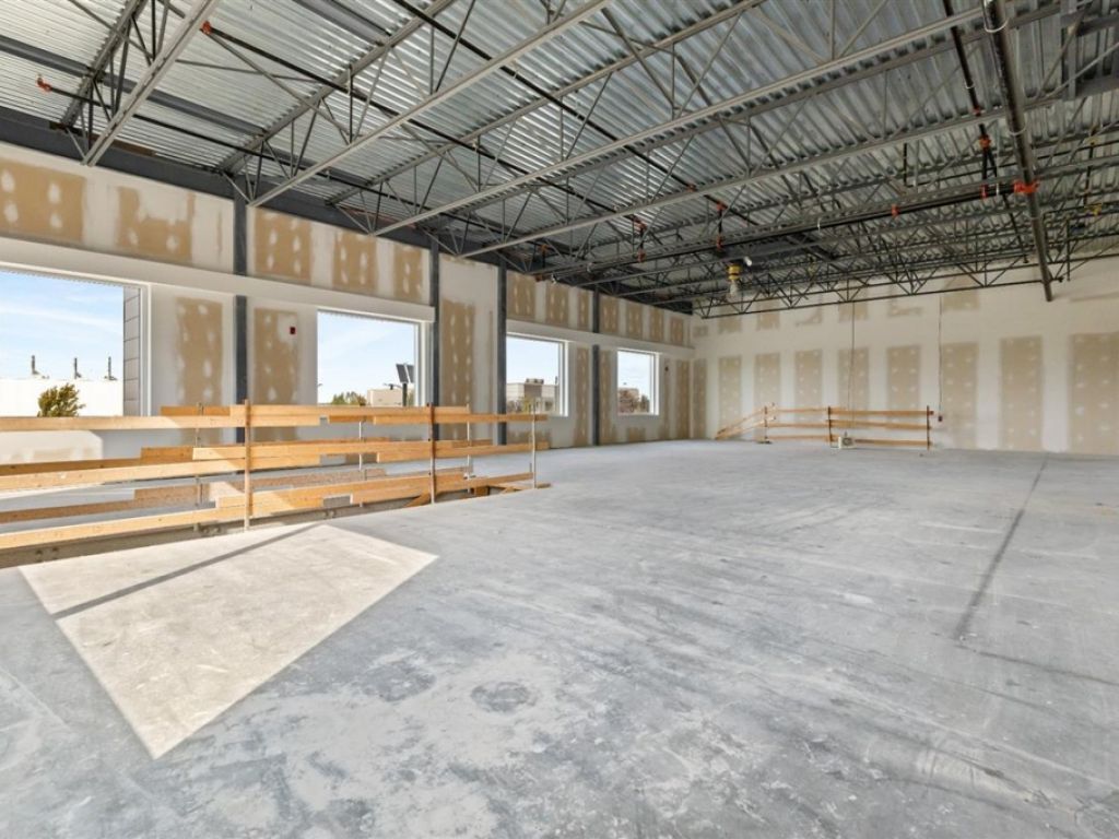 Office/Showroom Space for Rent � 306 All�e du Golf, unit 104, Saint-Eustache