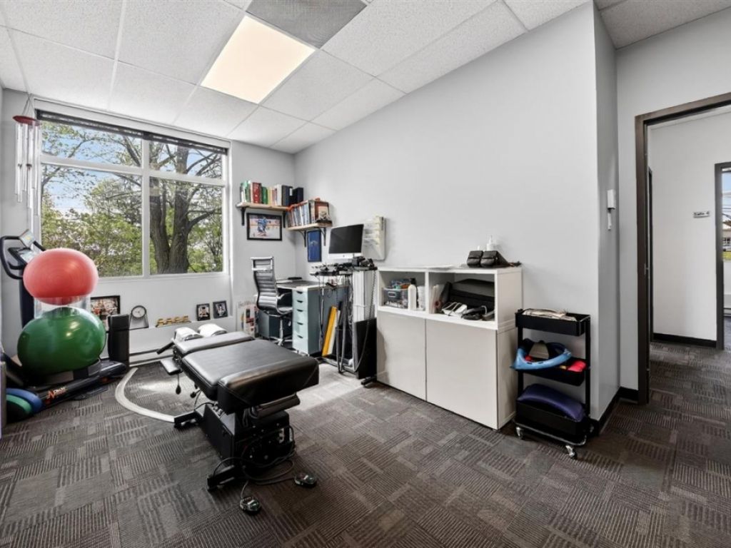 B�tisse commerciale/Bureau � vendre