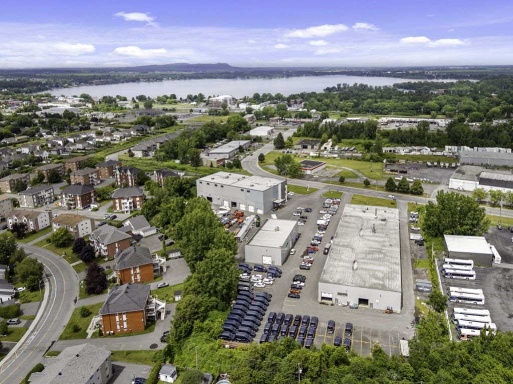 Office and Commercial Space � 1,000 to 16,000 sq. ft. in Chambly