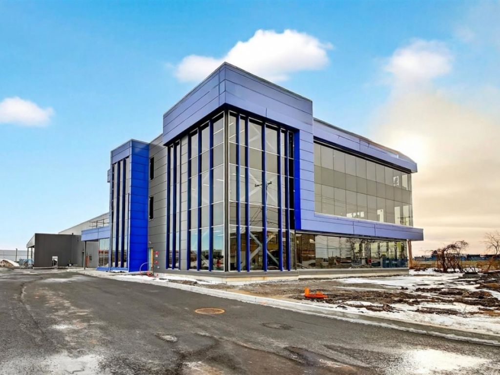 Industrial building for sale