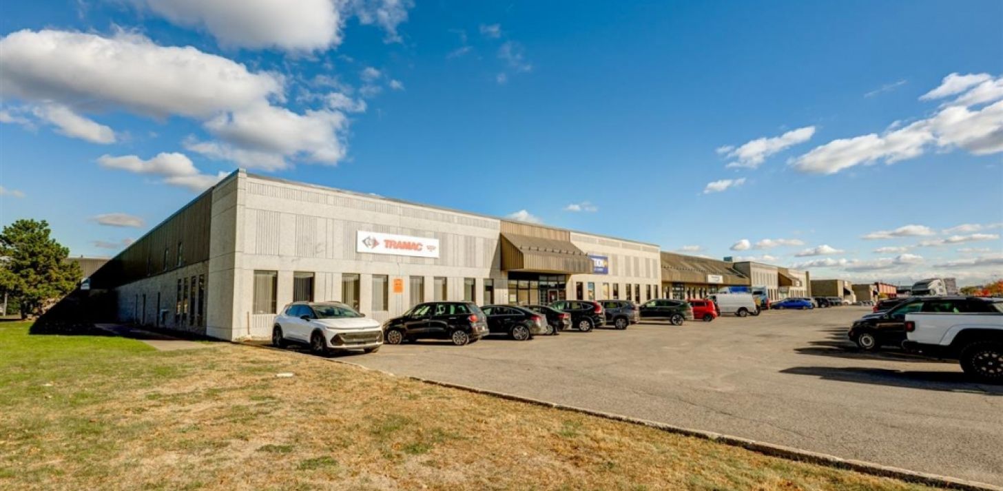 Industrial space for lease - 3421 Boul. Industriel - For Rent