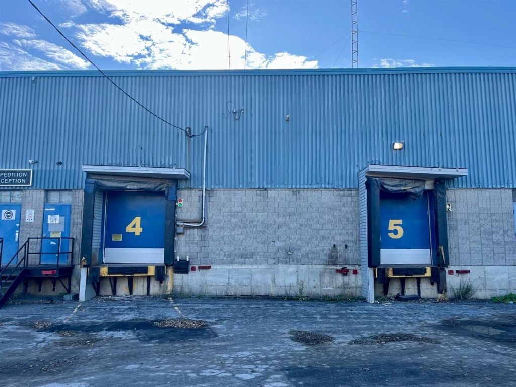 Industrial Space for Sublease � 3474 Av. Francis-Hughes, Laval (Chomedey)