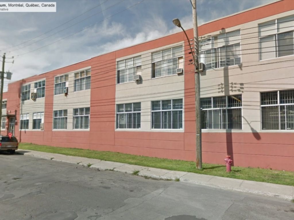 Commercial space for rent in Rosemont!