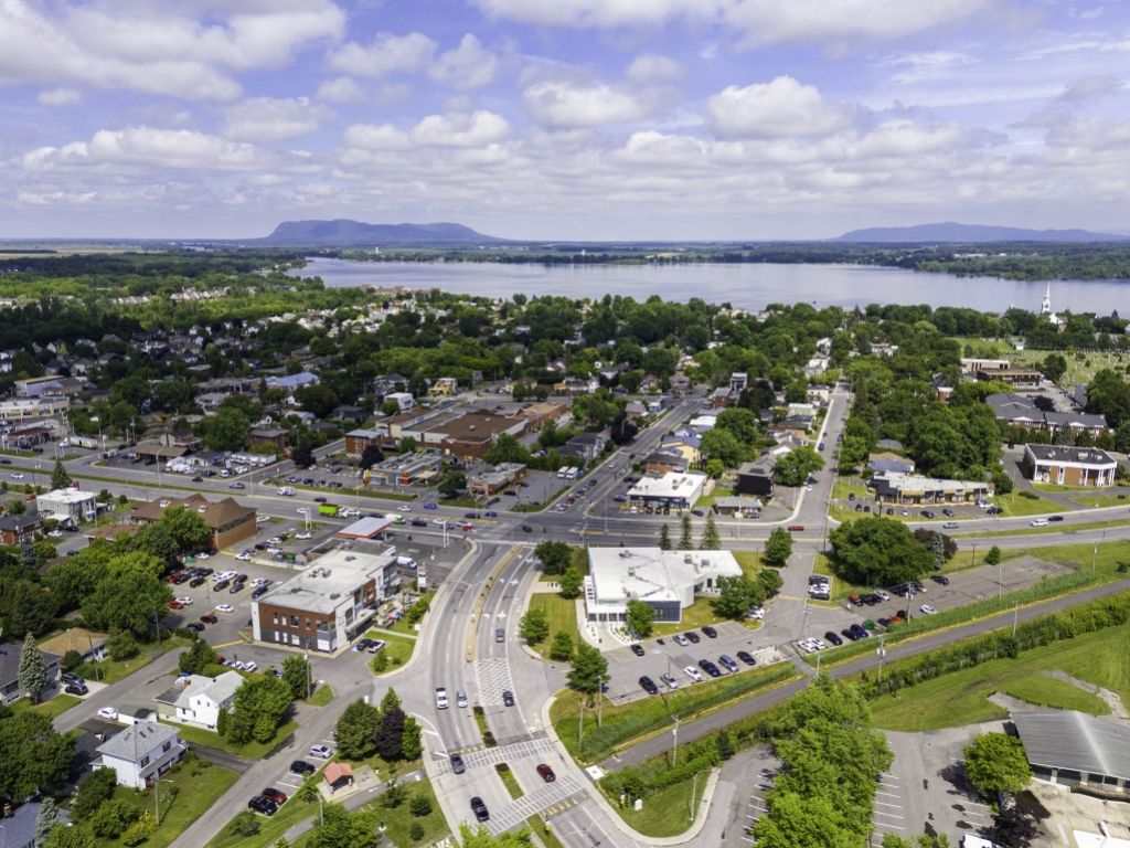 1,218 sq. ft. for Rent � Modern, Well-Located Building in Chambly