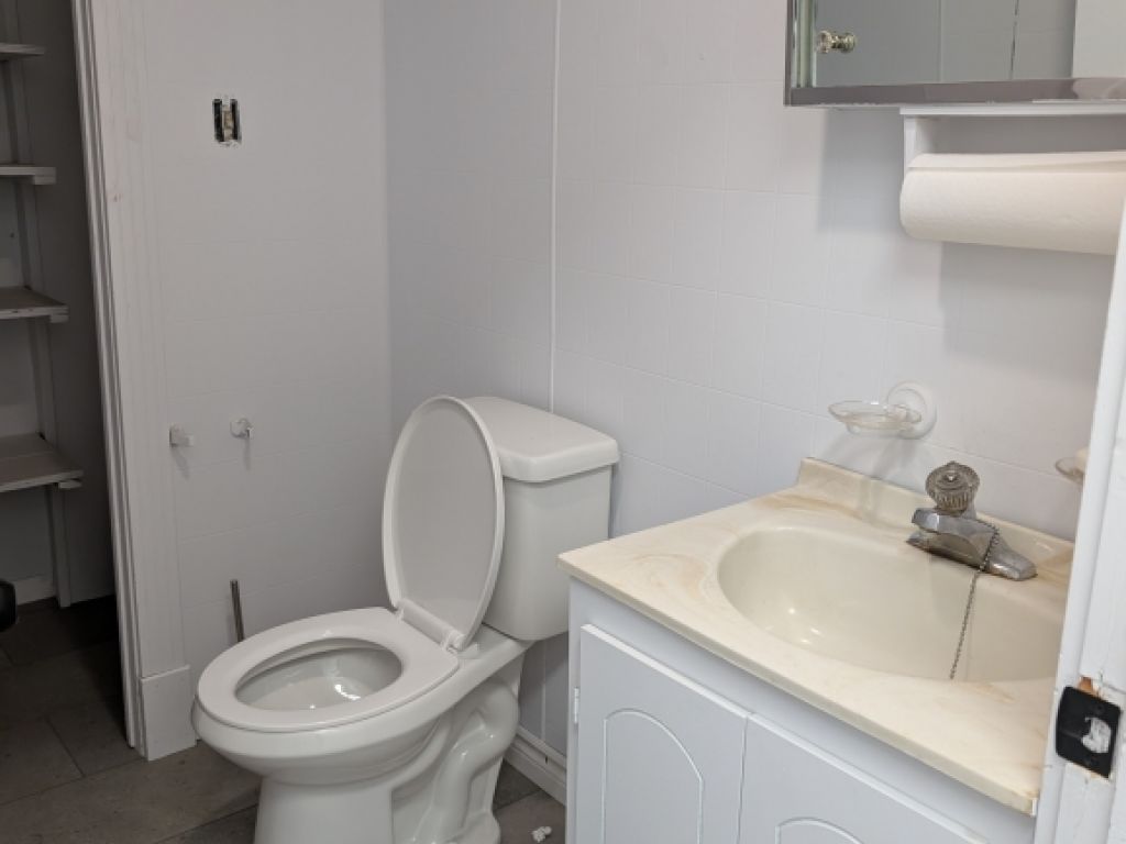 FOR RENT : ENTREPRENEURS/MANAGERS/SERVICE COMPANIES