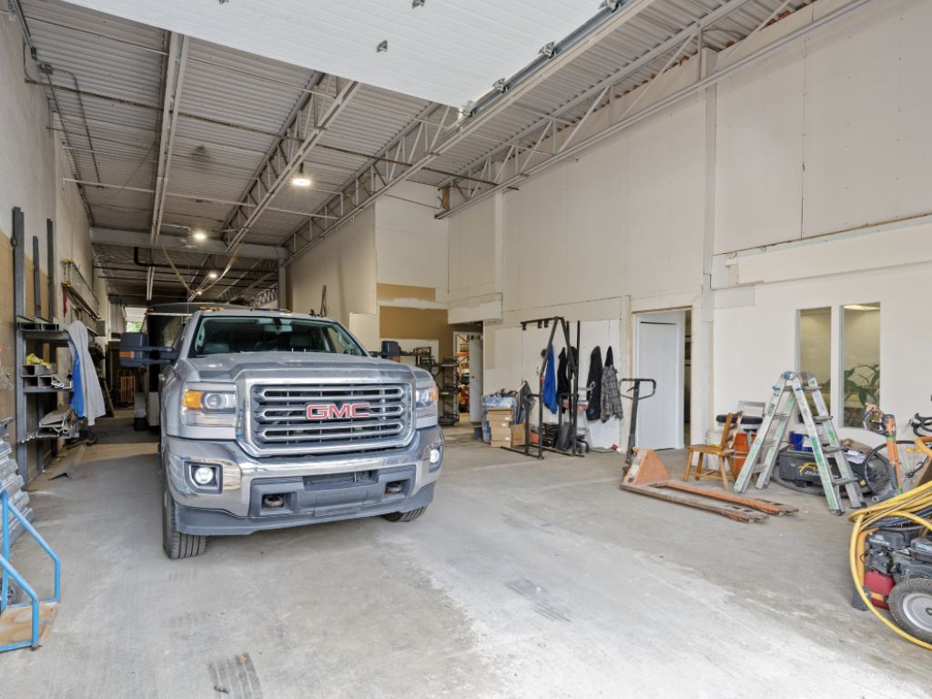 Local industriel isol, secteur stratgique