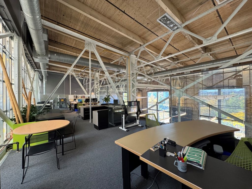 Technople Angus      2522 square feet