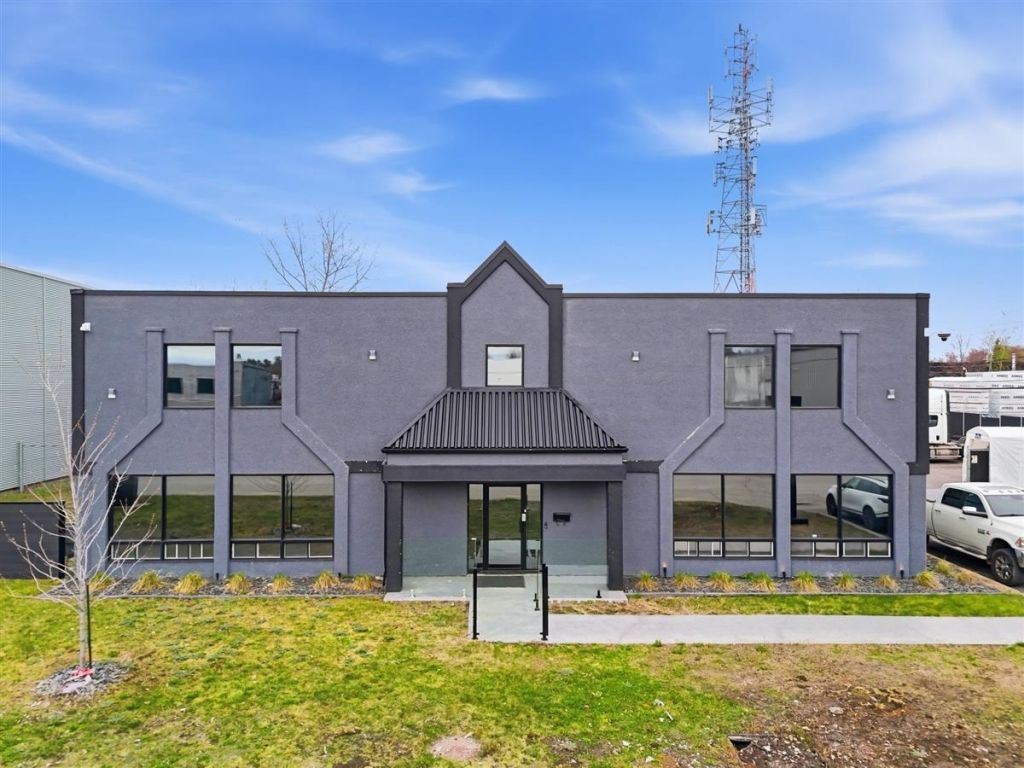 Industrial building for sale