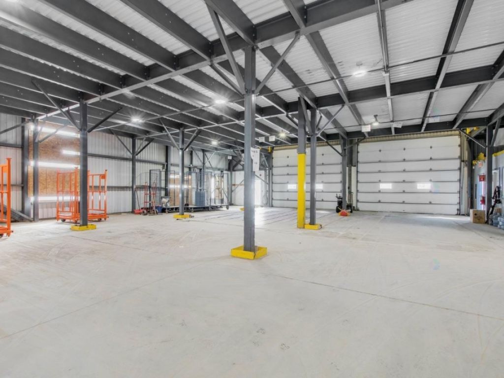 Large Subdividable Warehouse � Mirabel Industrial Park