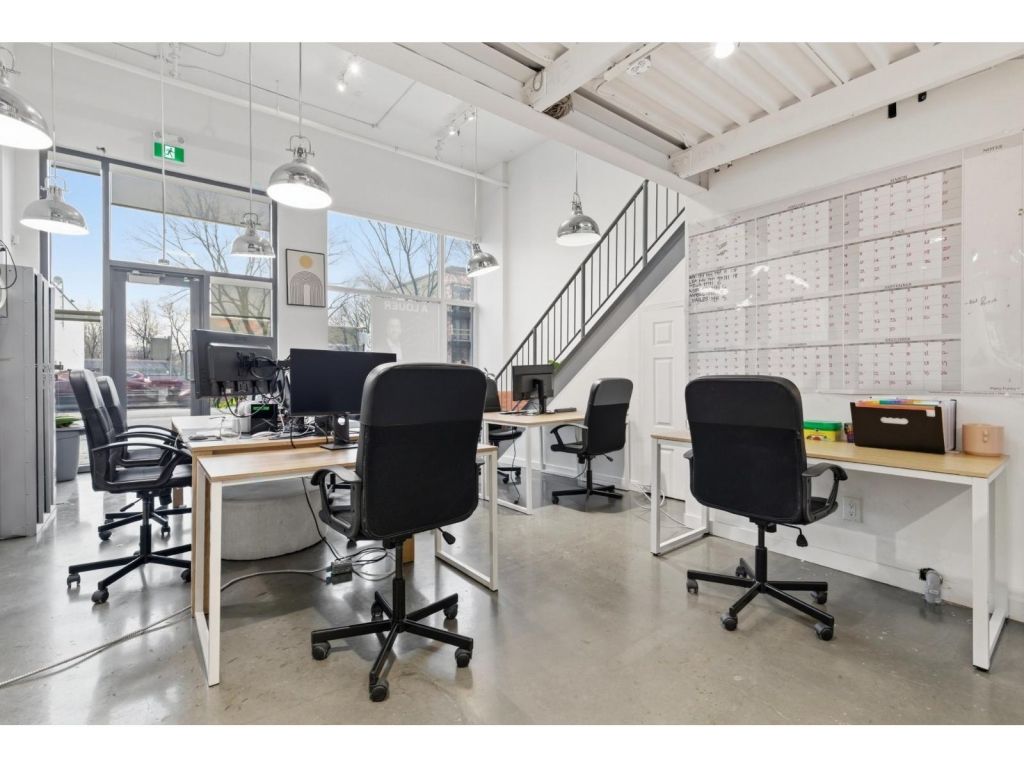 Bright professional commercial space on 2 stories in Plateau Mont-Royal