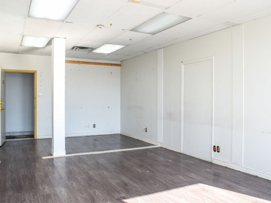 Office space for rent facing Mail Champlain