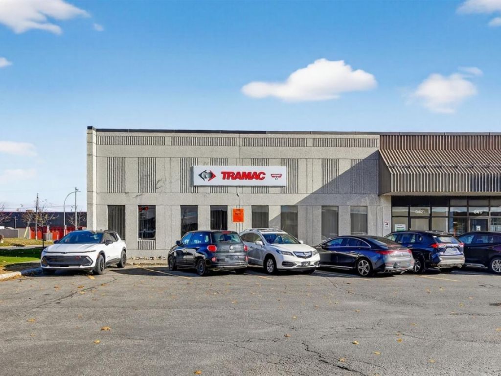 Industrial space for lease - 3421 Boul. Industriel