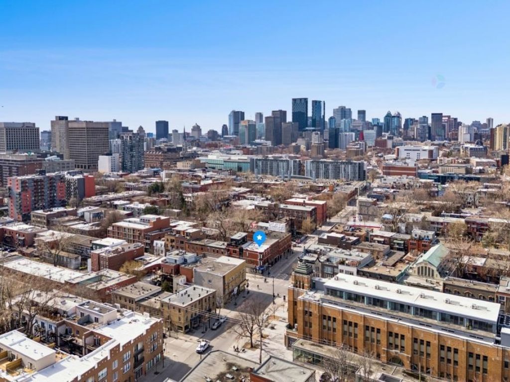 Local 2663 pc Visibilit� Exceptionnelle Ville-Marie Mtl
