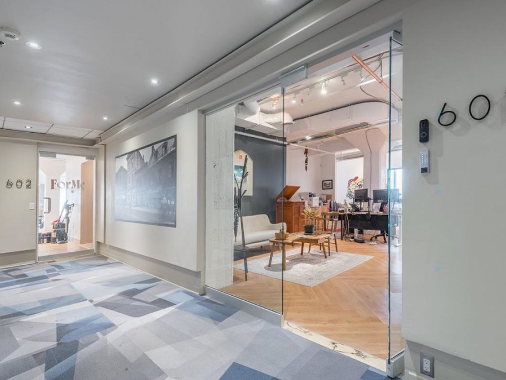 Office 1800 PC, 6th floor, St-Laurent Blvd, Plateau-Mont-Royal
